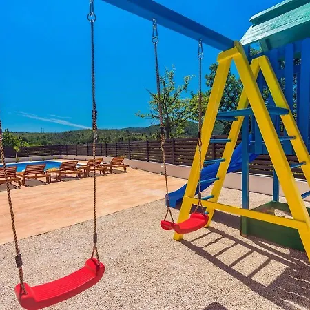 Amazing Great Location * سبليت