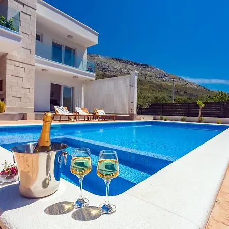 Villa Amazing Great Location *